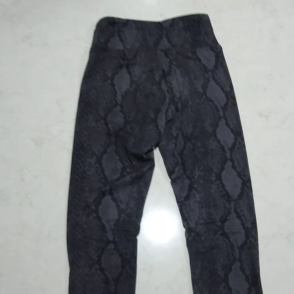 Express One Eleven Snakeskin Print Gray Leggings Gym Yoga Excercise Run XS NWOT - Picture 3 of 12